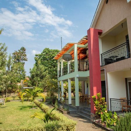 Silver Oaks Hotel Boma Fort Portal Bagian luar foto