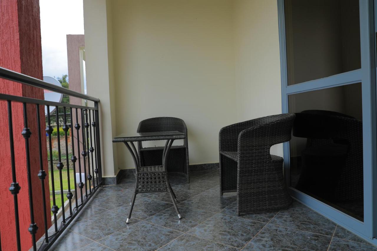 Silver Oaks Hotel Boma Fort Portal Bagian luar foto