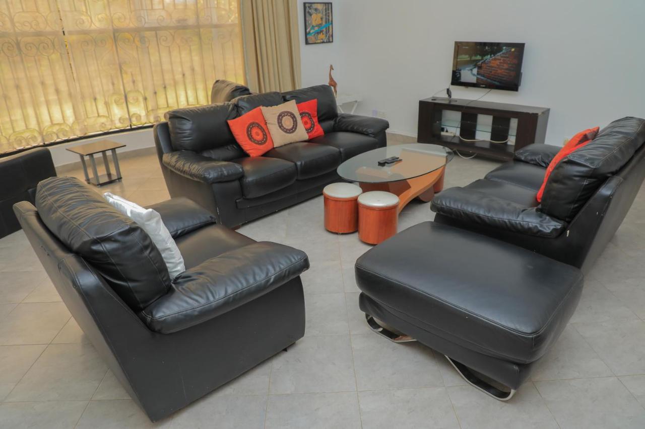 Silver Oaks Hotel Boma Fort Portal Bagian luar foto