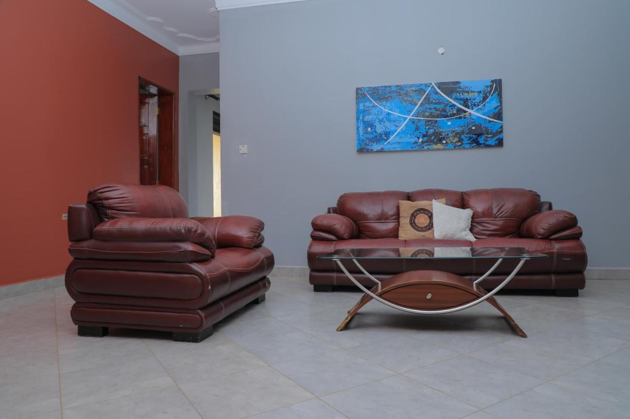 Silver Oaks Hotel Boma Fort Portal Bagian luar foto