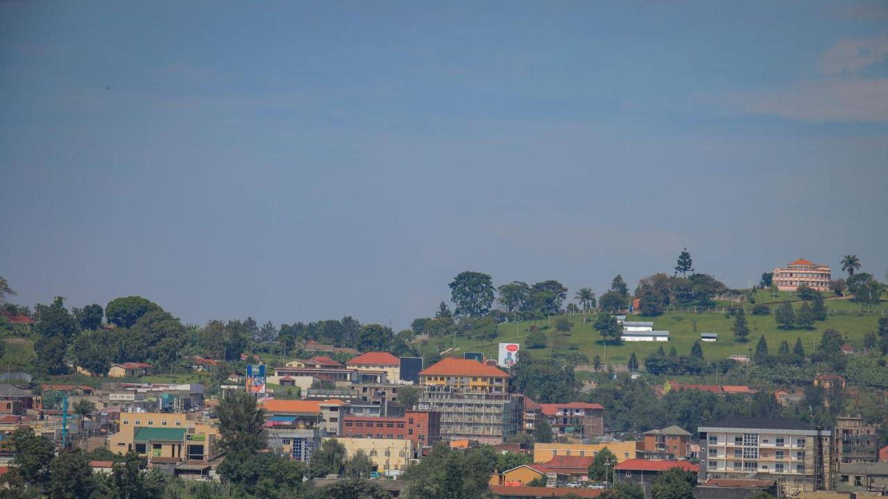 Silver Oaks Hotel Boma Fort Portal Bagian luar foto