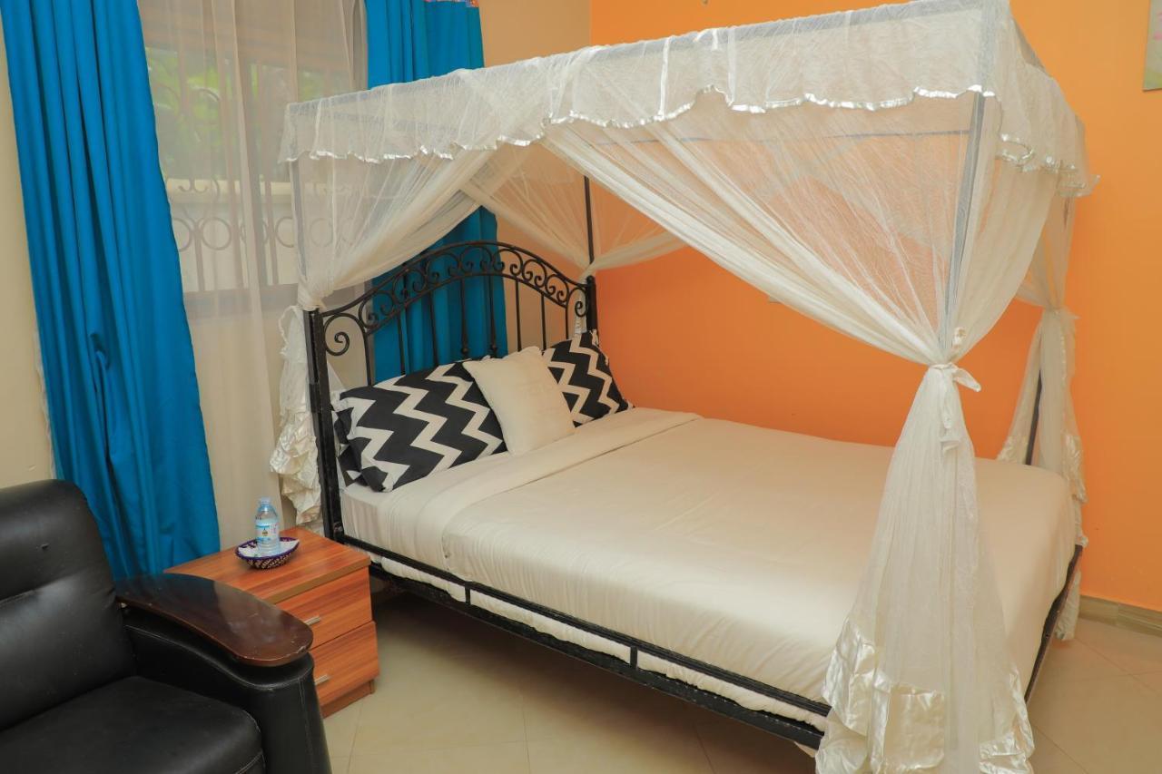 Silver Oaks Hotel Boma Fort Portal Bagian luar foto