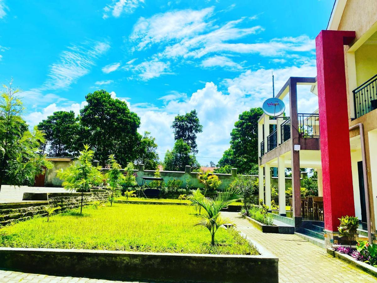 Silver Oaks Hotel Boma Fort Portal Bagian luar foto